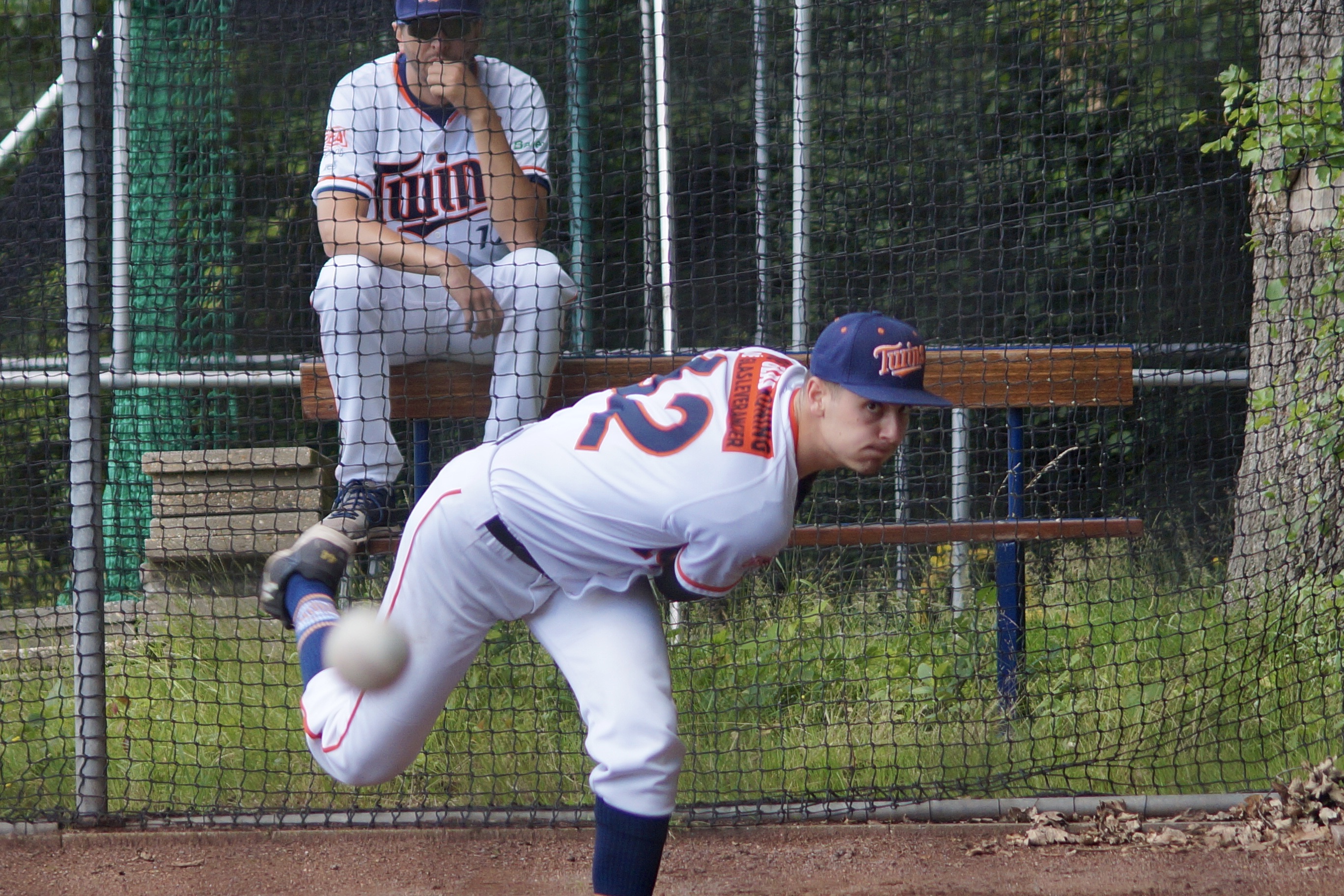 340C99DA-381A-4256-929C-B35498758E5A_1_201_a