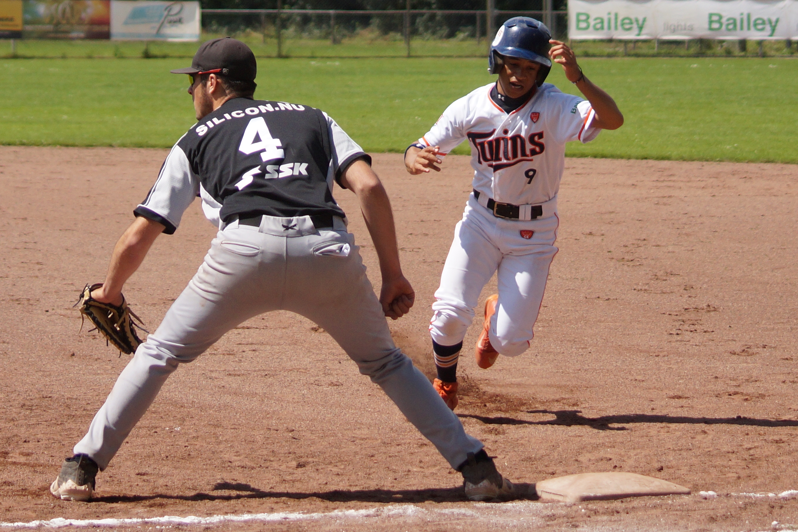 5D856228-9AC0-42AE-99D8-6C7905AE8715