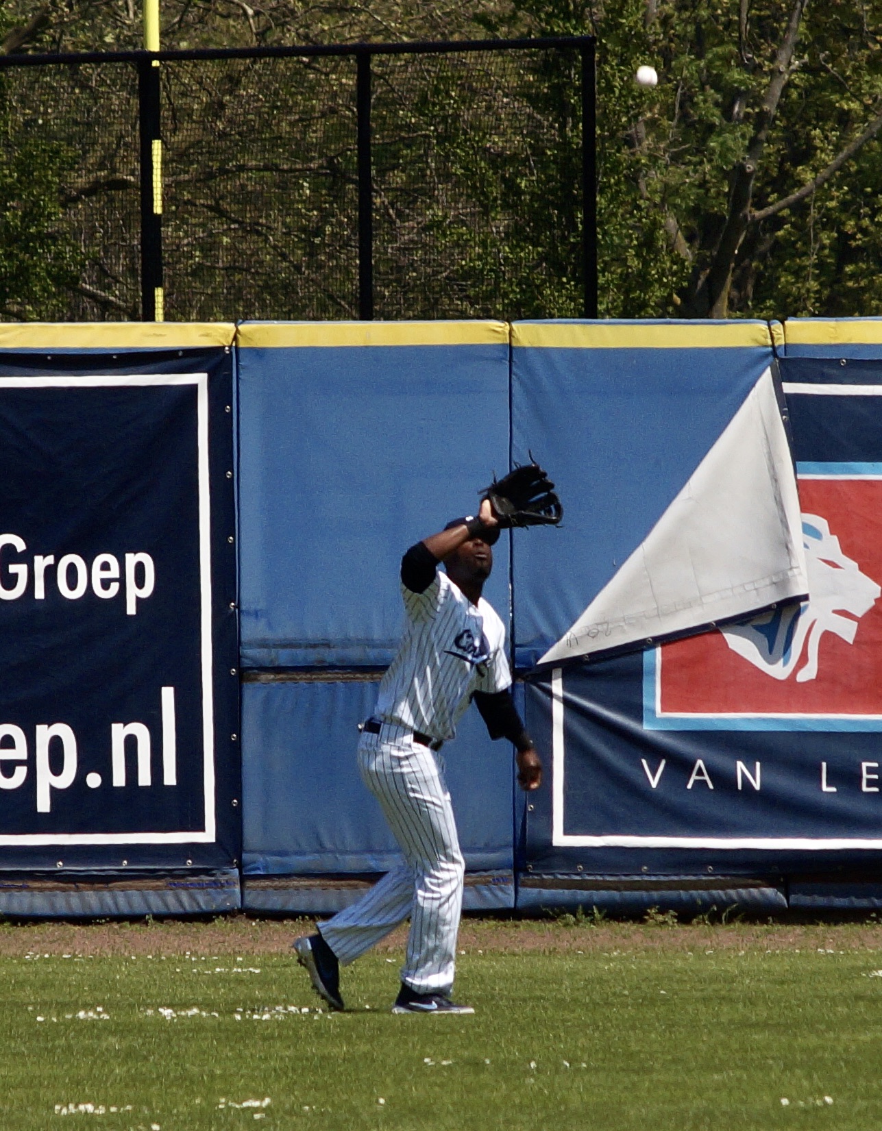 963E0990-C74F-4A12-A216-49EEC89A9873_1_201_a