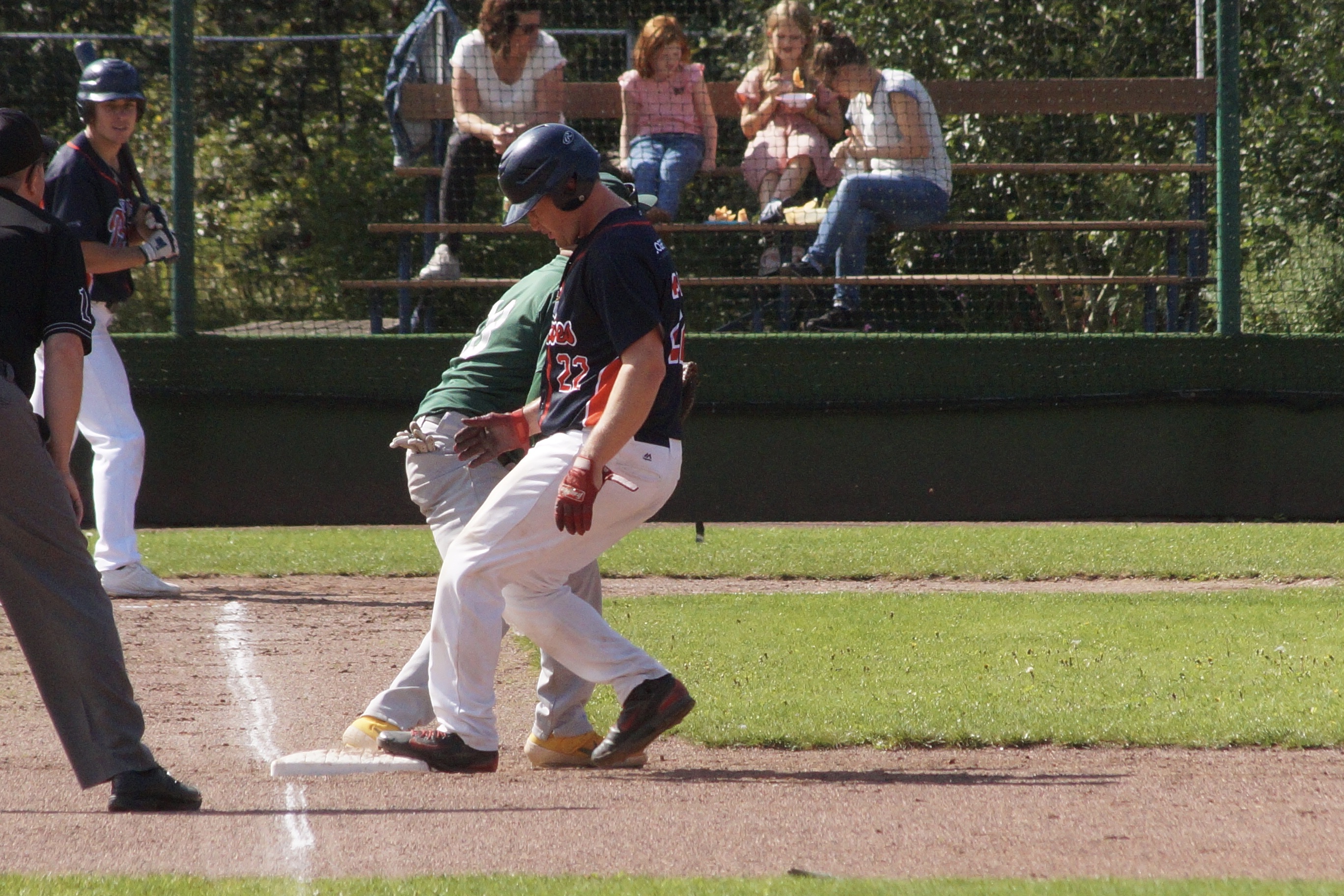 4793E70A-0D76-40E3-A593-7952BEDF0CC6_1_201_a