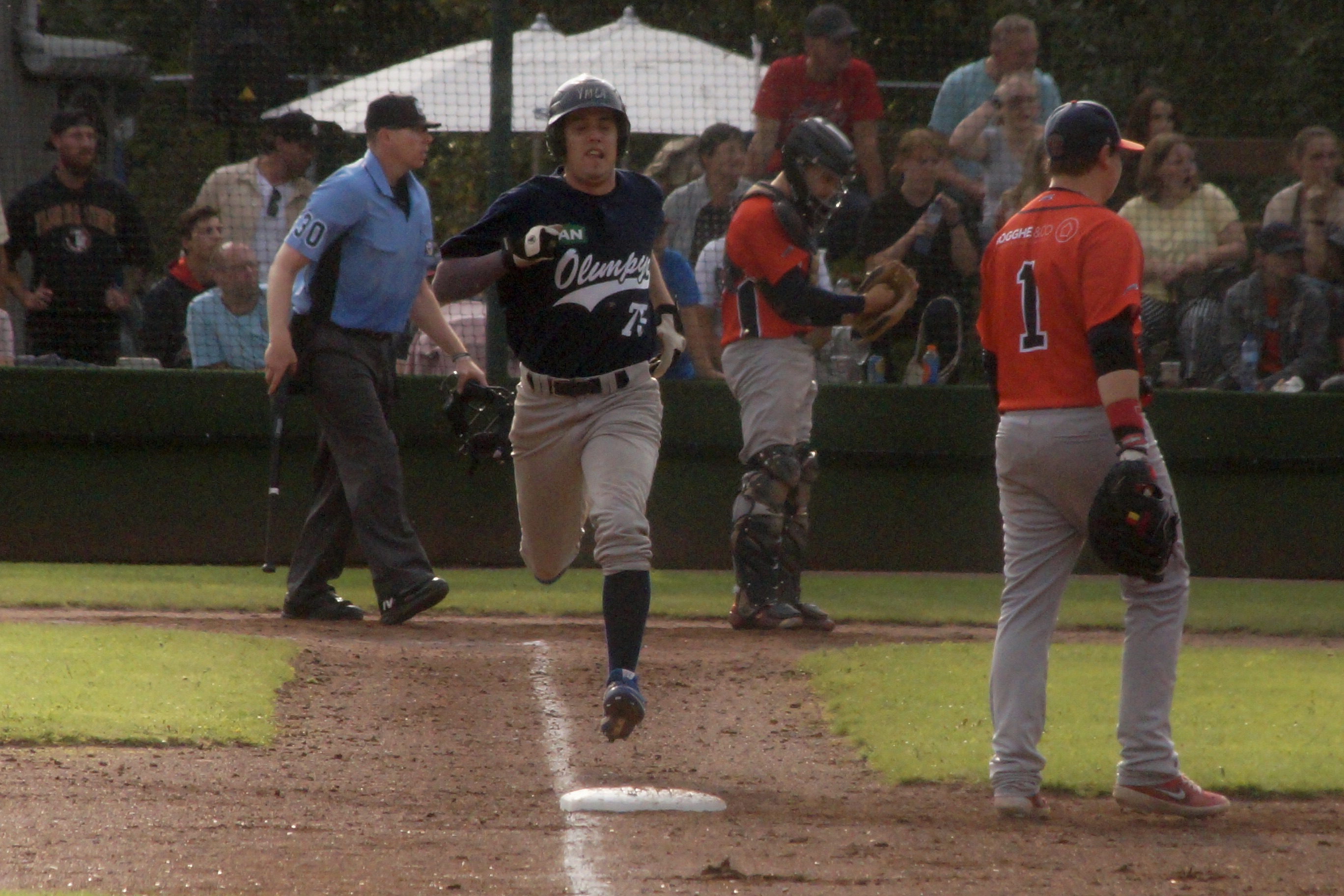 6A217AC5-E939-4551-9E1D-498072544728_1_201_a