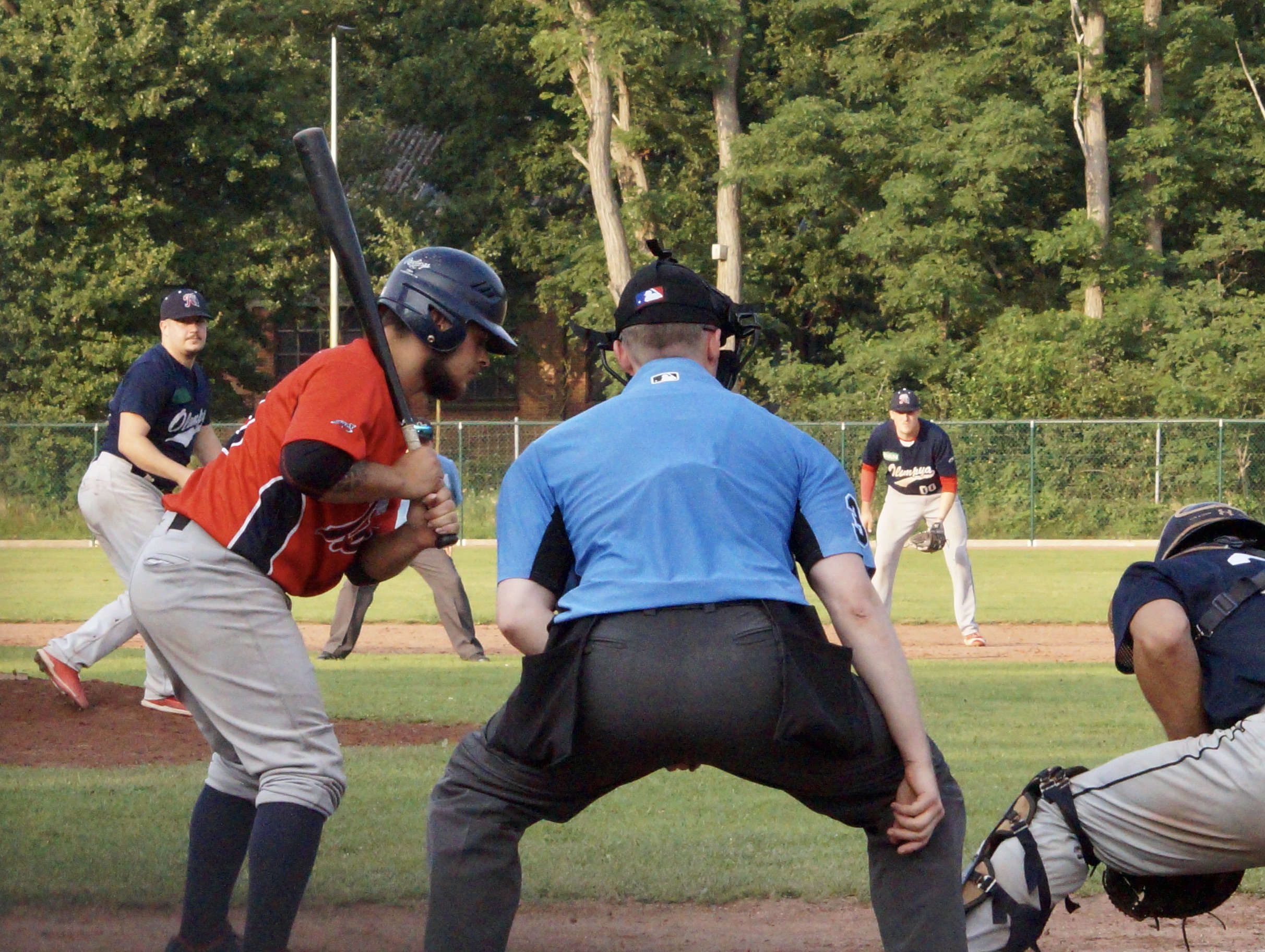 9C7A9300-5F6D-40B3-A3D8-45FE59AC9580_1_201_a