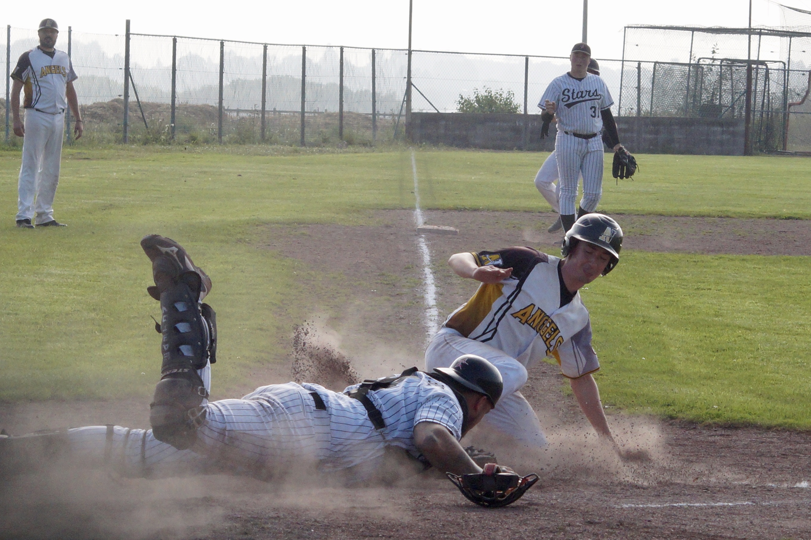 106EB618-4A19-4DB0-A9B3-1637F12F5F2A_1_201_a