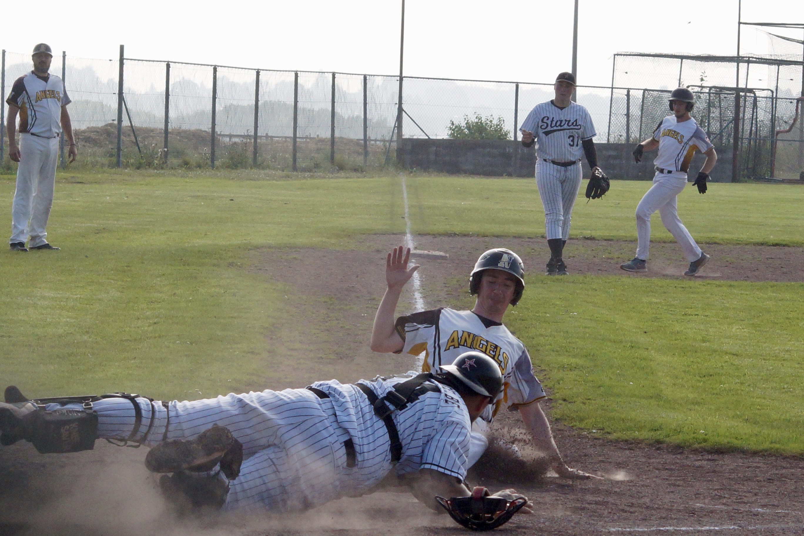 513AF545-AAD5-441B-A306-AC589268474C_1_201_a