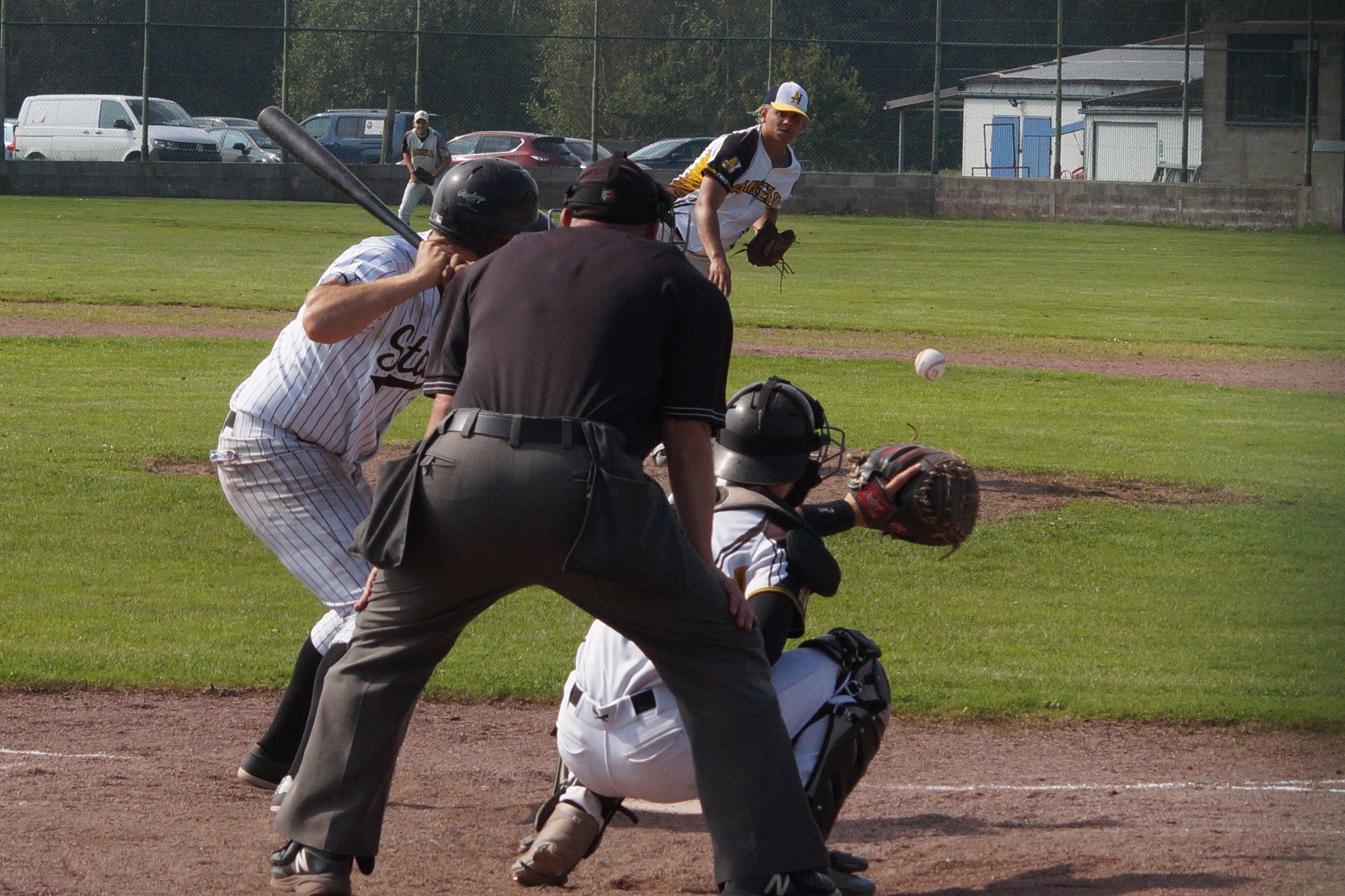 7B7E54B1-17FE-49BD-BC84-C969D91EDB81