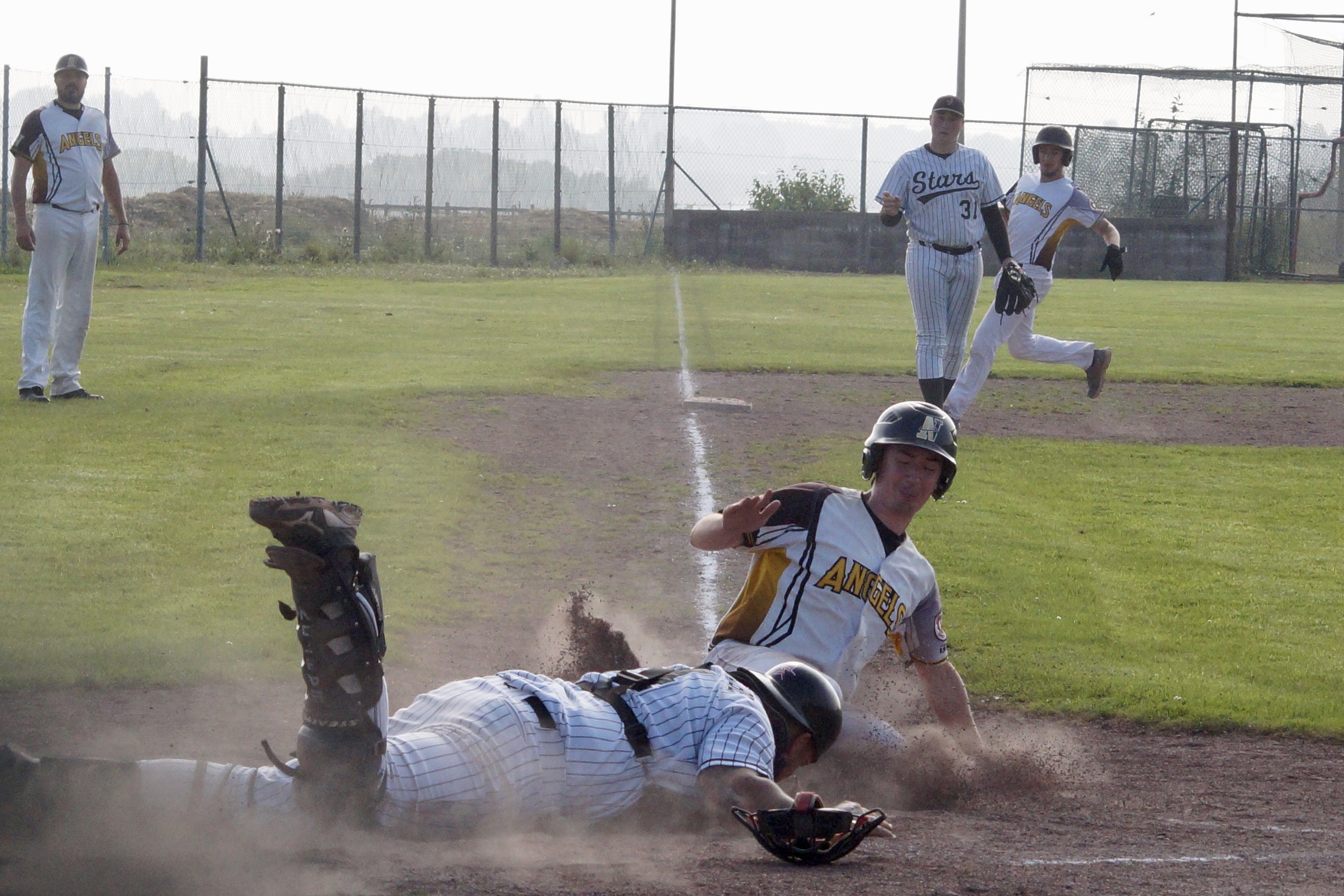 8661ACF8-FD13-4EC1-B936-A08D20D90C3A_1_201_a