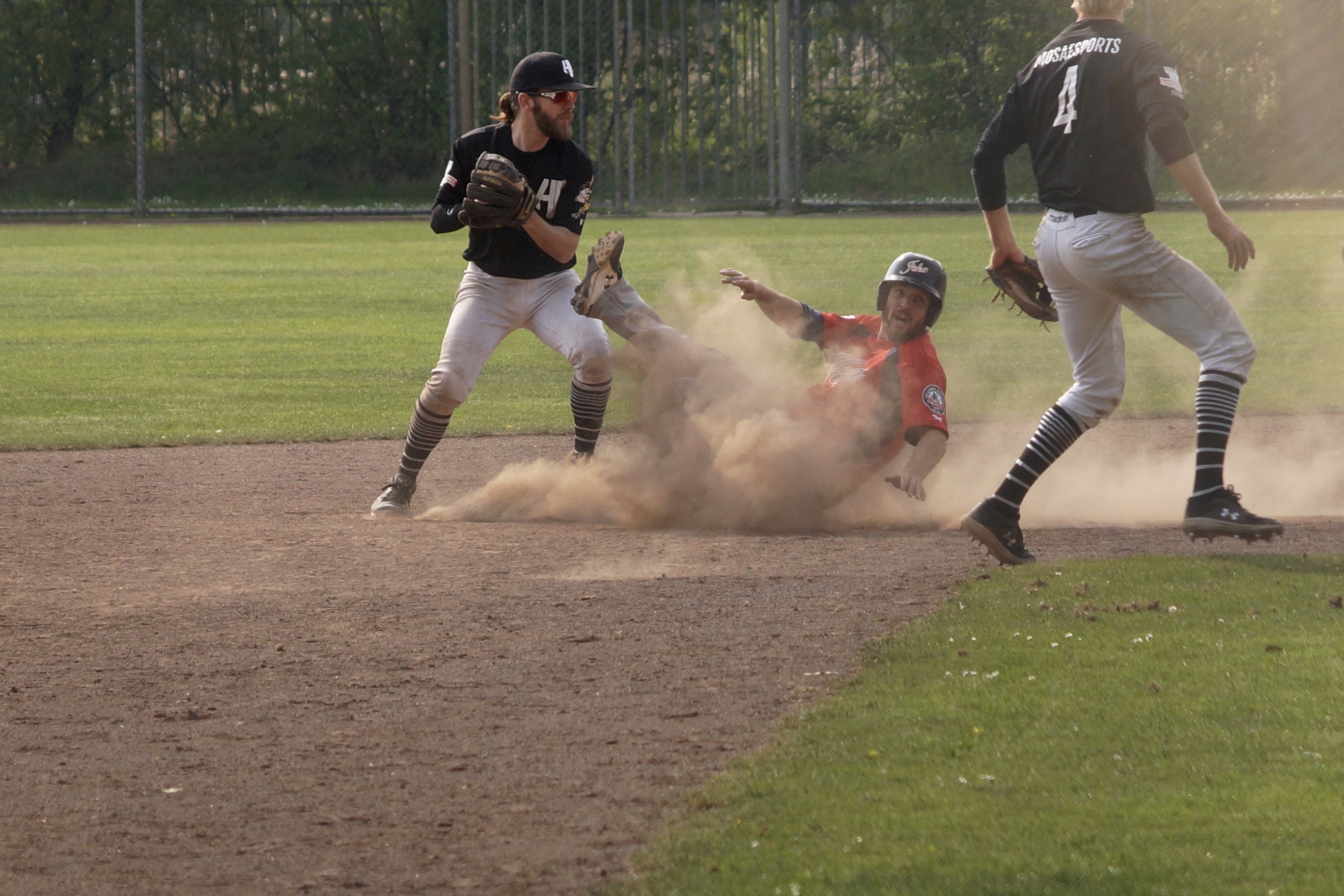 77AC53AE-BC0C-45F1-BBC8-059EB0C1E6F3_1_201_a