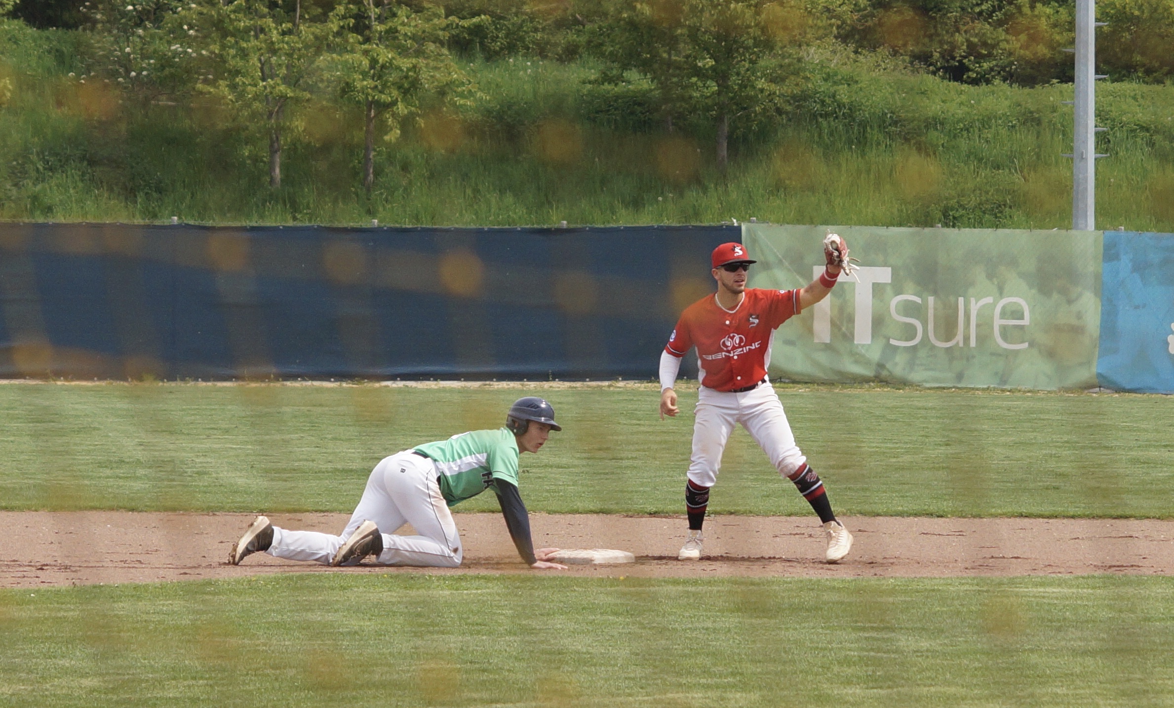 9BDE483E-3F5C-4B06-AA49-848EE271B917_1_201_a