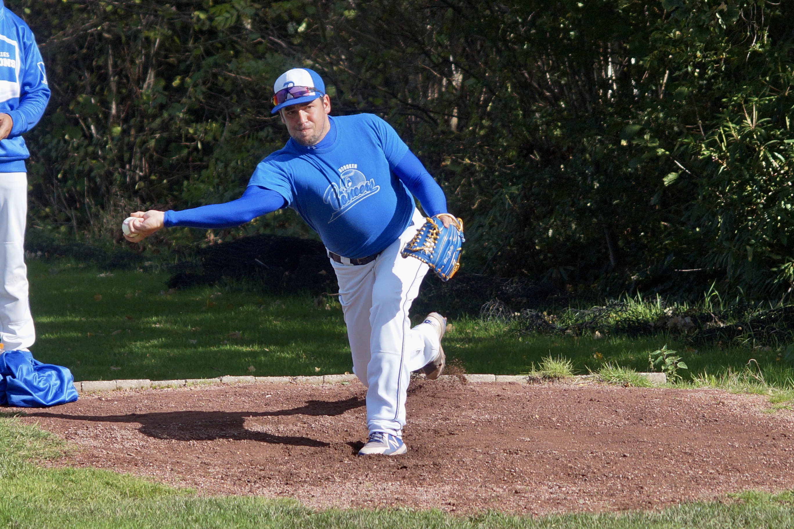 19CB912C-FE77-4415-9CA8-CFF0BC287C38_1_201_a