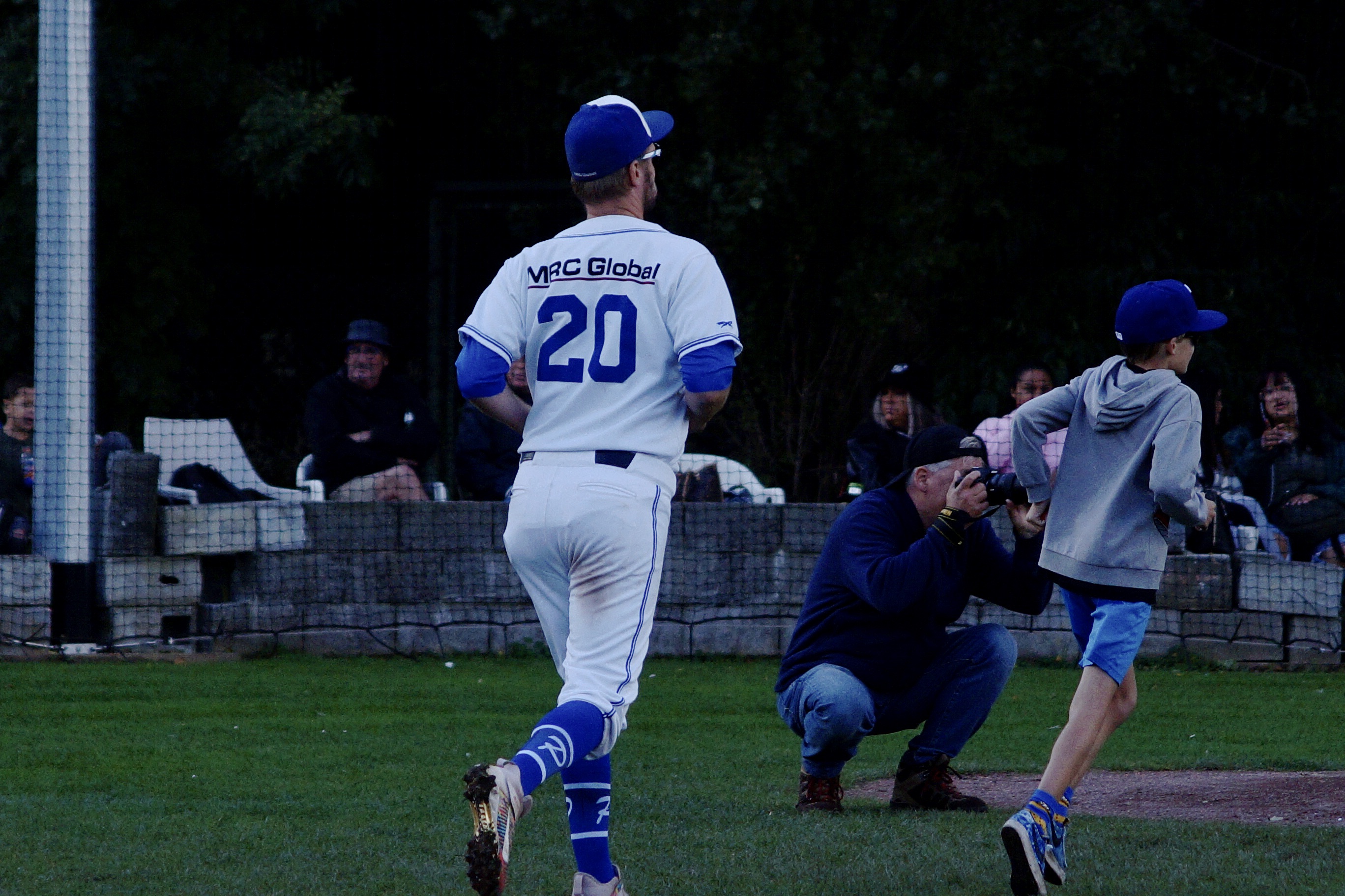 B6AED5C7-6277-43F9-8777-267B34425A3B_1_201_a