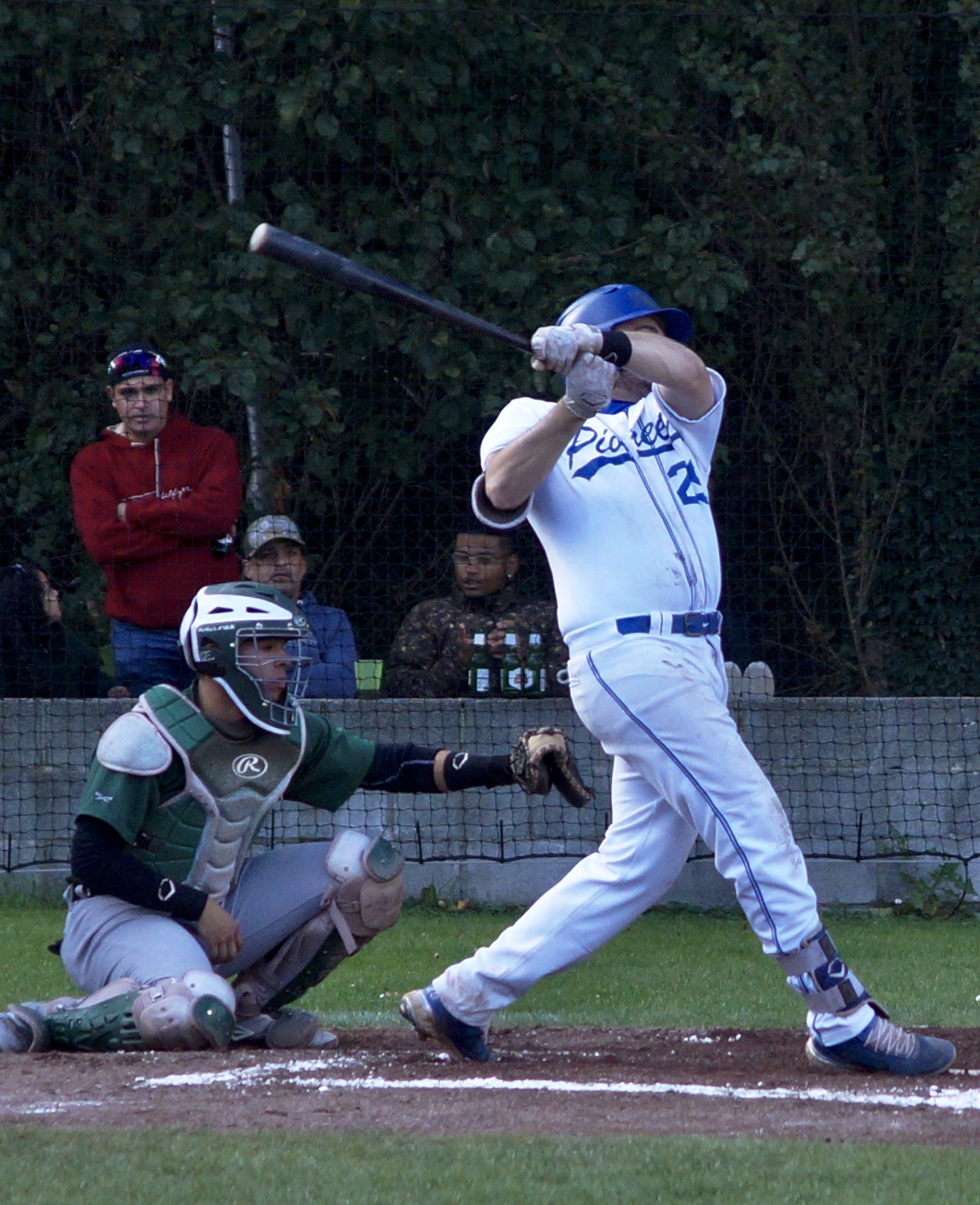 DBC430A6-2F52-4019-98F6-B29C2798CE62_1_201_a