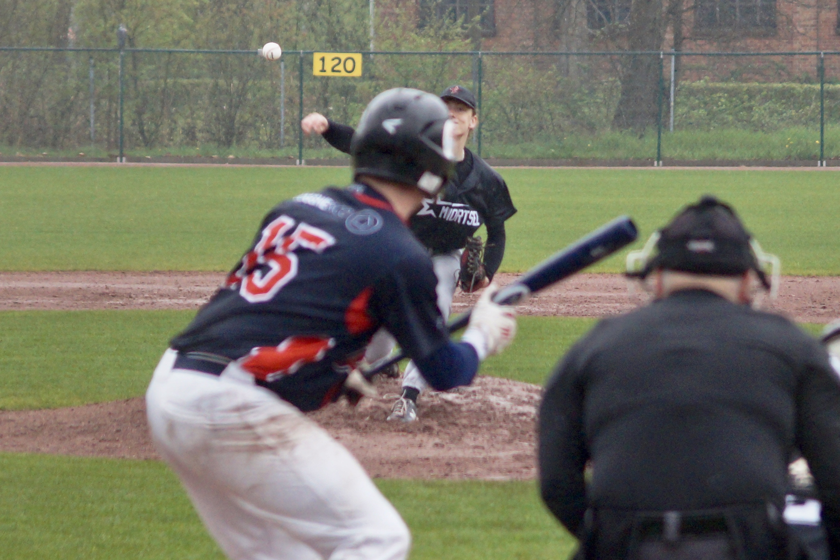 3ACD946C-ED1A-4B69-A5E3-15CC56D72905_1_201_a