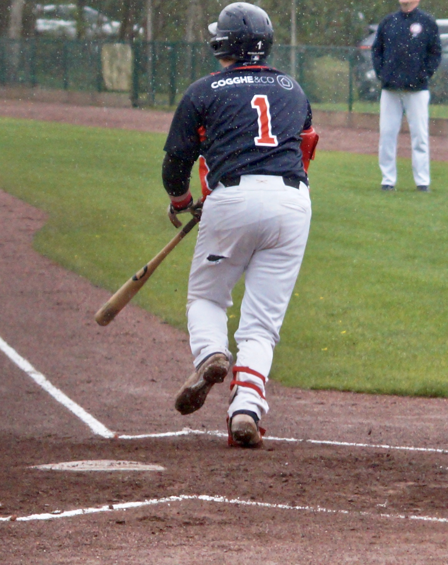 B189C9E1-67E2-4514-A8CC-26D1F6CD1D66_1_201_a