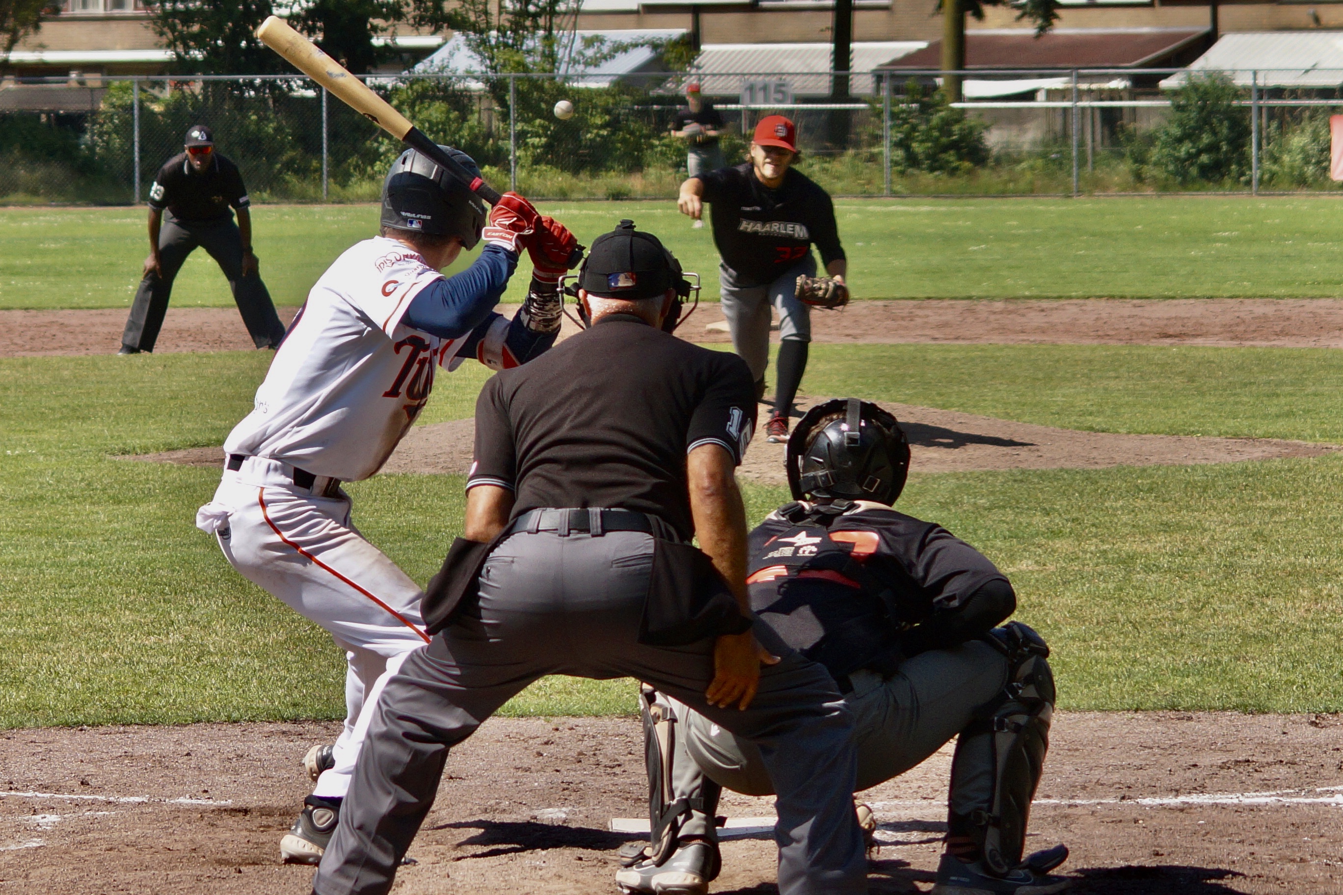 944B27EF-16A7-48B3-964B-848C10CB9D0F_1_201_a