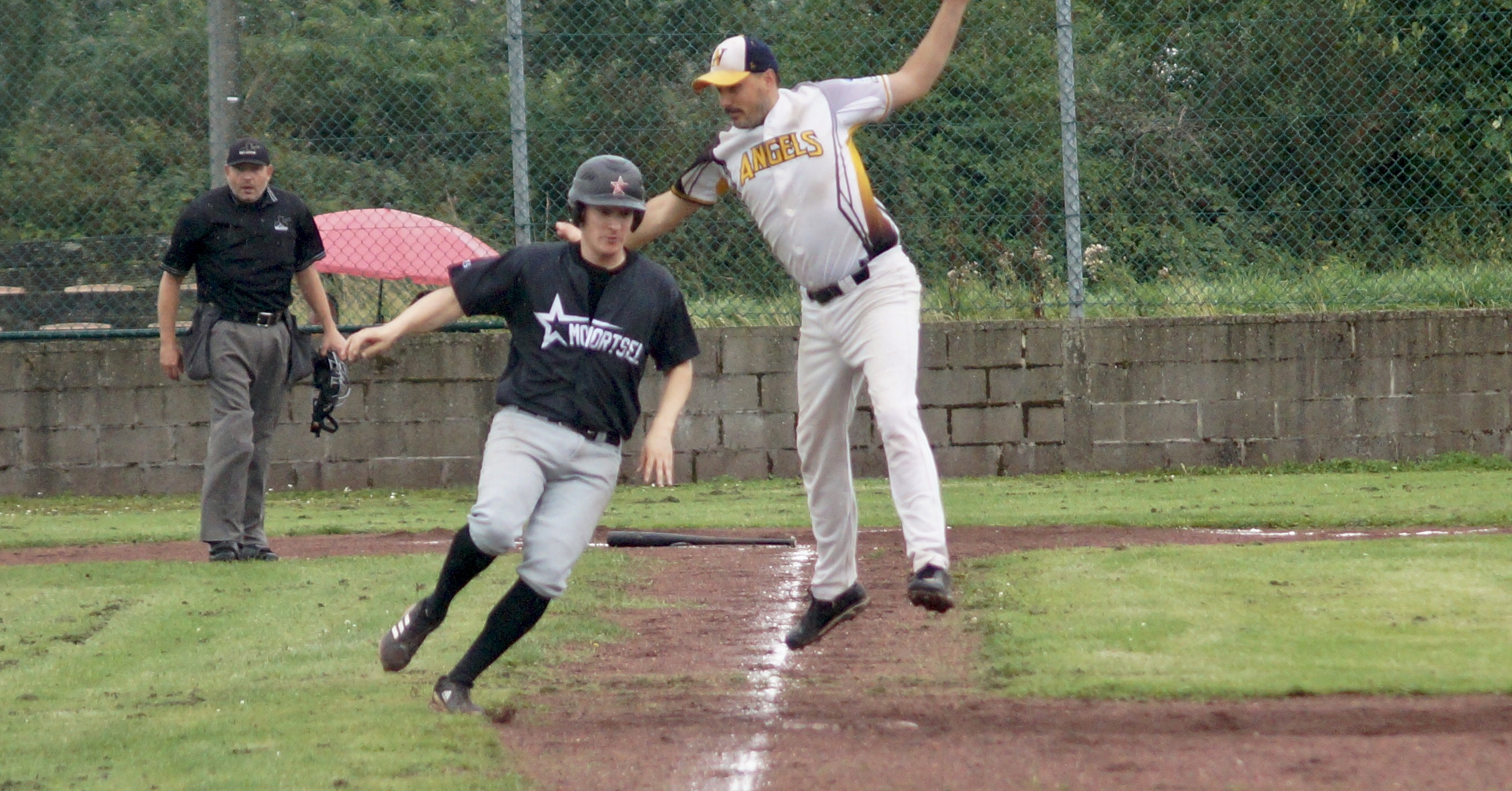 596B7F2C-618E-45A4-B5A3-215E5ADAFAE4_1_201_a