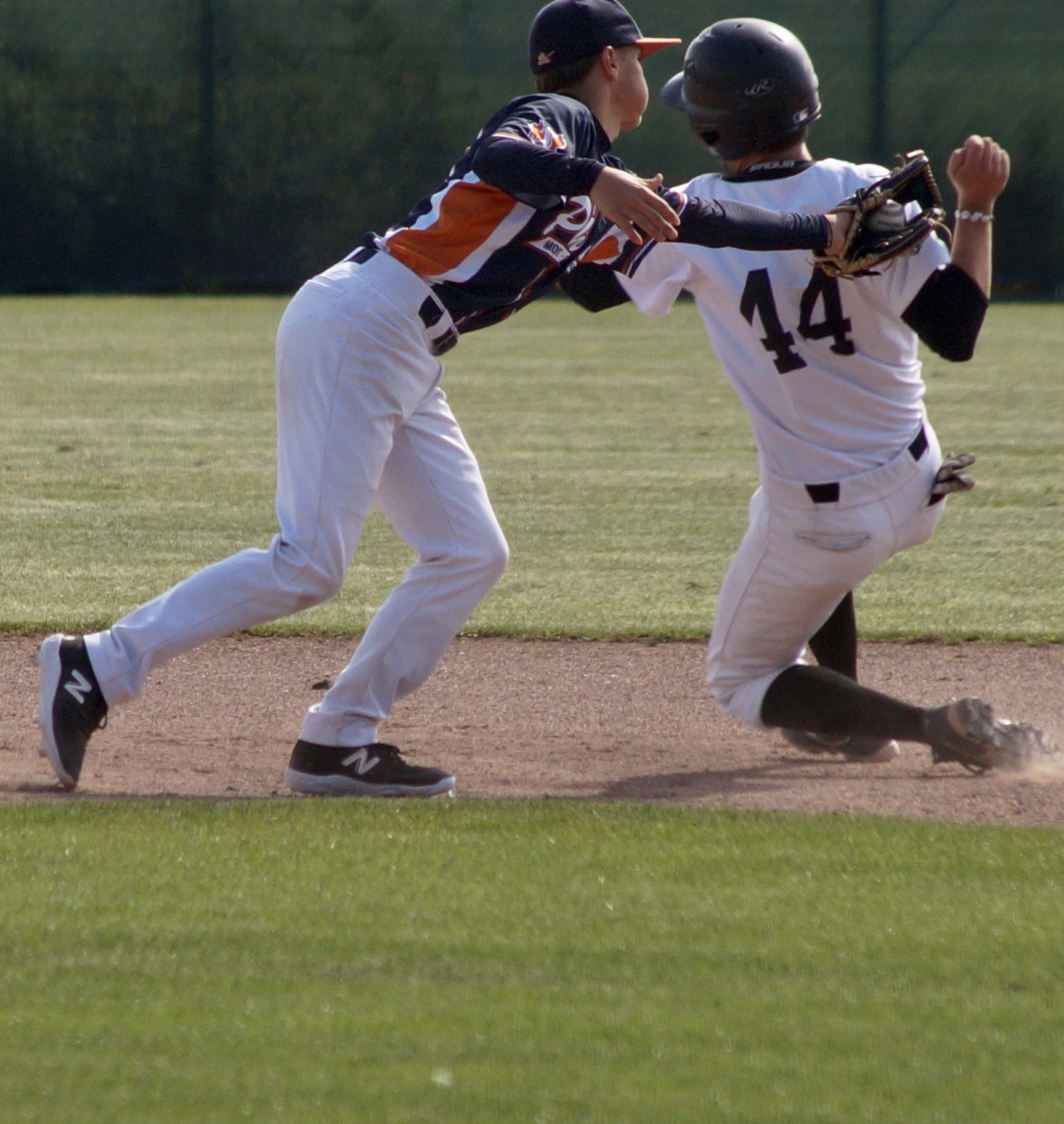 AB557F5E-2211-478C-AB68-3DCE9E51D4E3_1_201_a