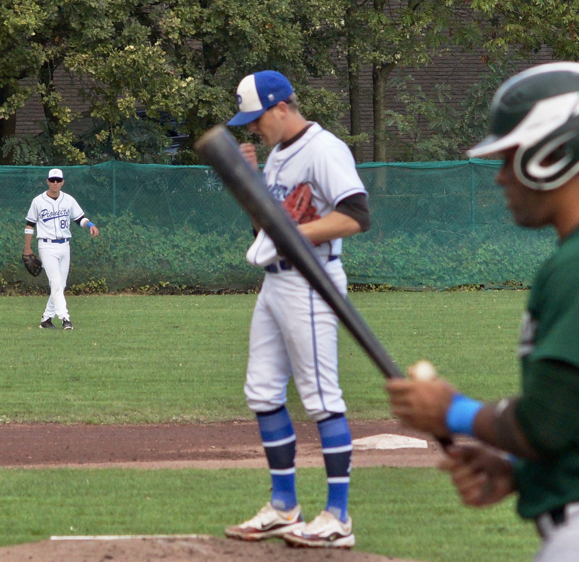 556F9425-26A8-4D6C-B1C8-E41AA90F5130_1_201_a