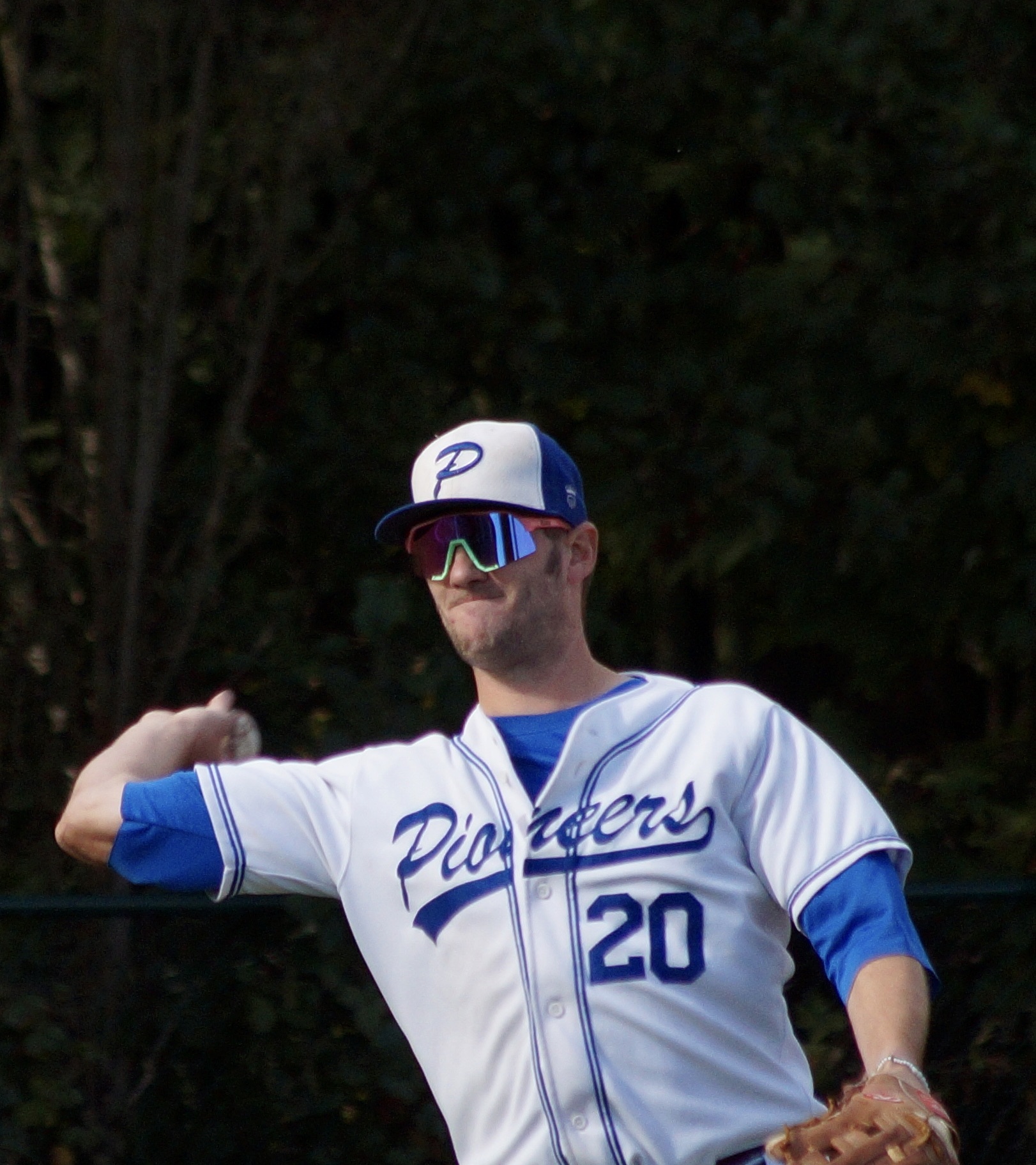 8D2322BF-1218-40DD-BD02-6DD080C391DD_1_201_a