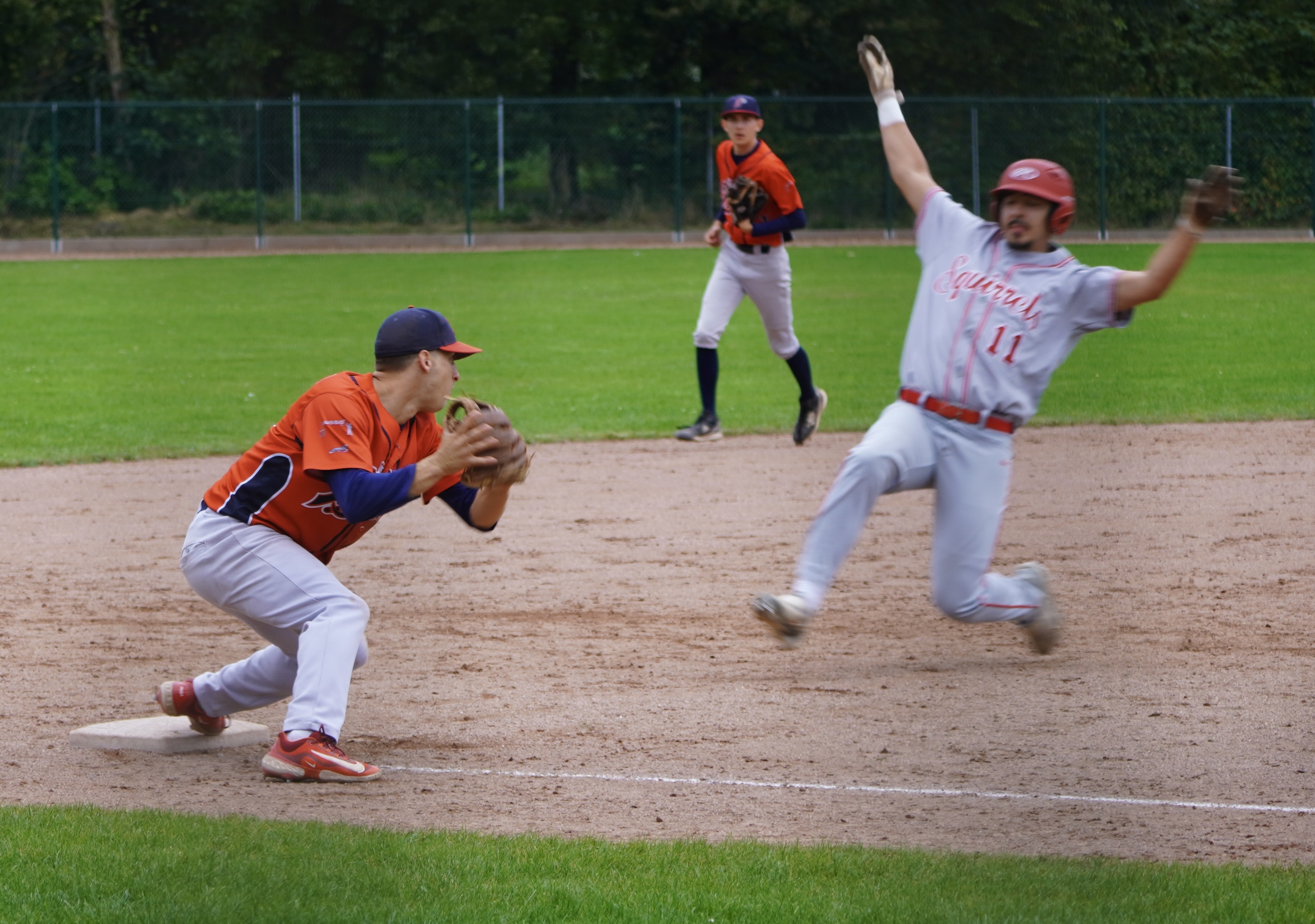 22A5F553-22B6-419C-88B8-7931C10D0DDF_1_201_a