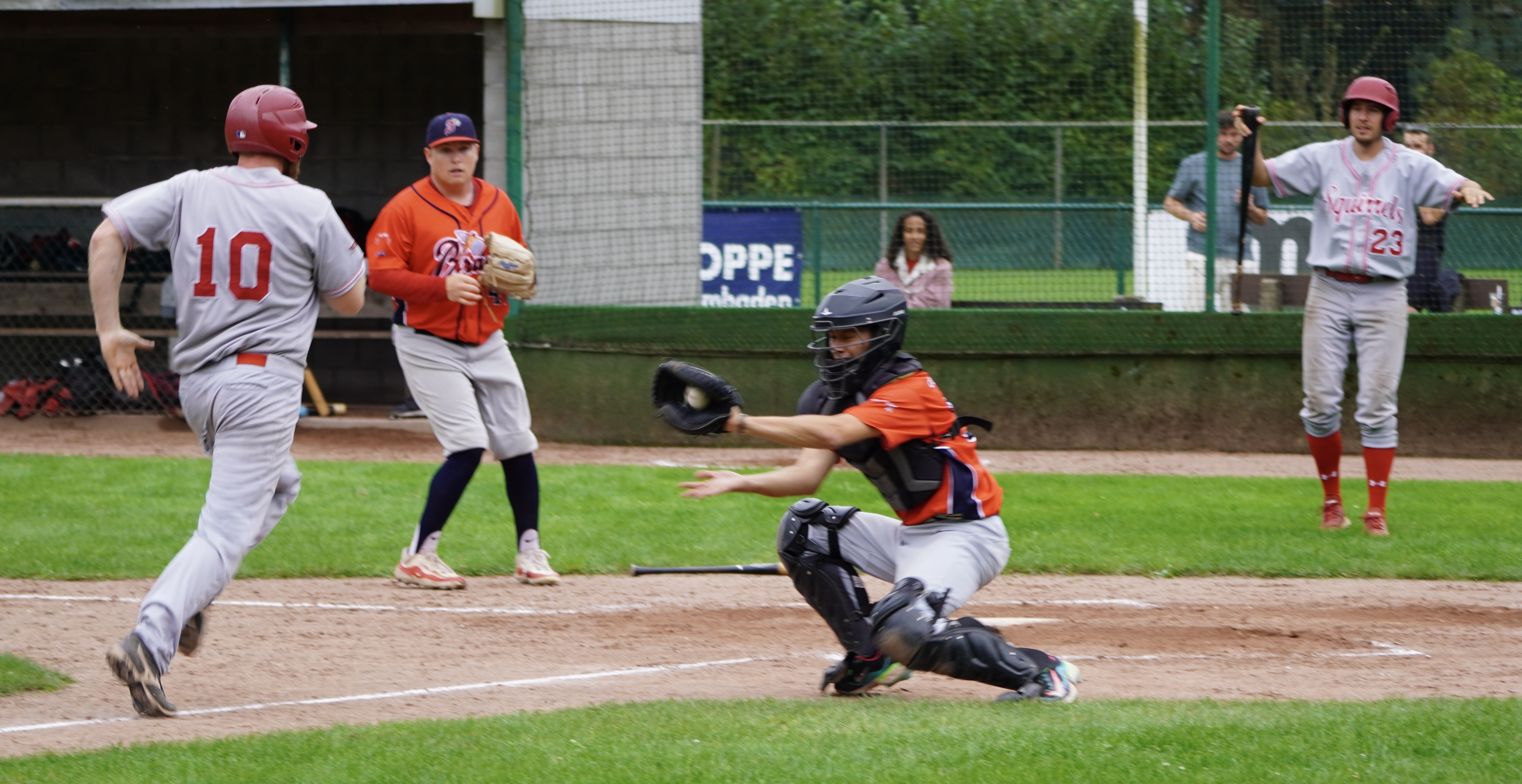 6592FEAE-D0FD-4FD8-9C2F-E6900E0E1DB5_1_201_a